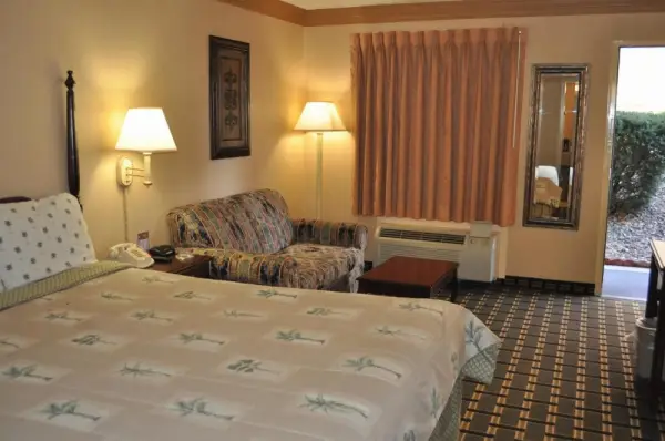 Executive Inn and Suites Springdale 5
